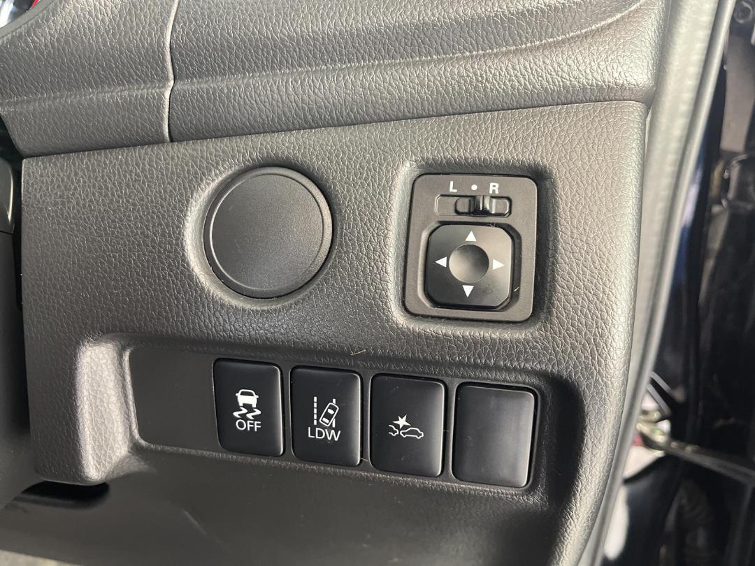 Photo '26' of Mitsubishi Triton