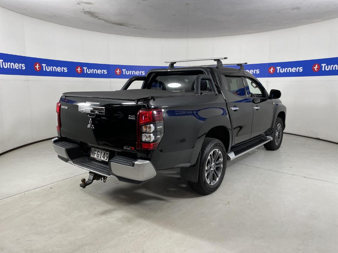 Photo '7' of Mitsubishi Triton