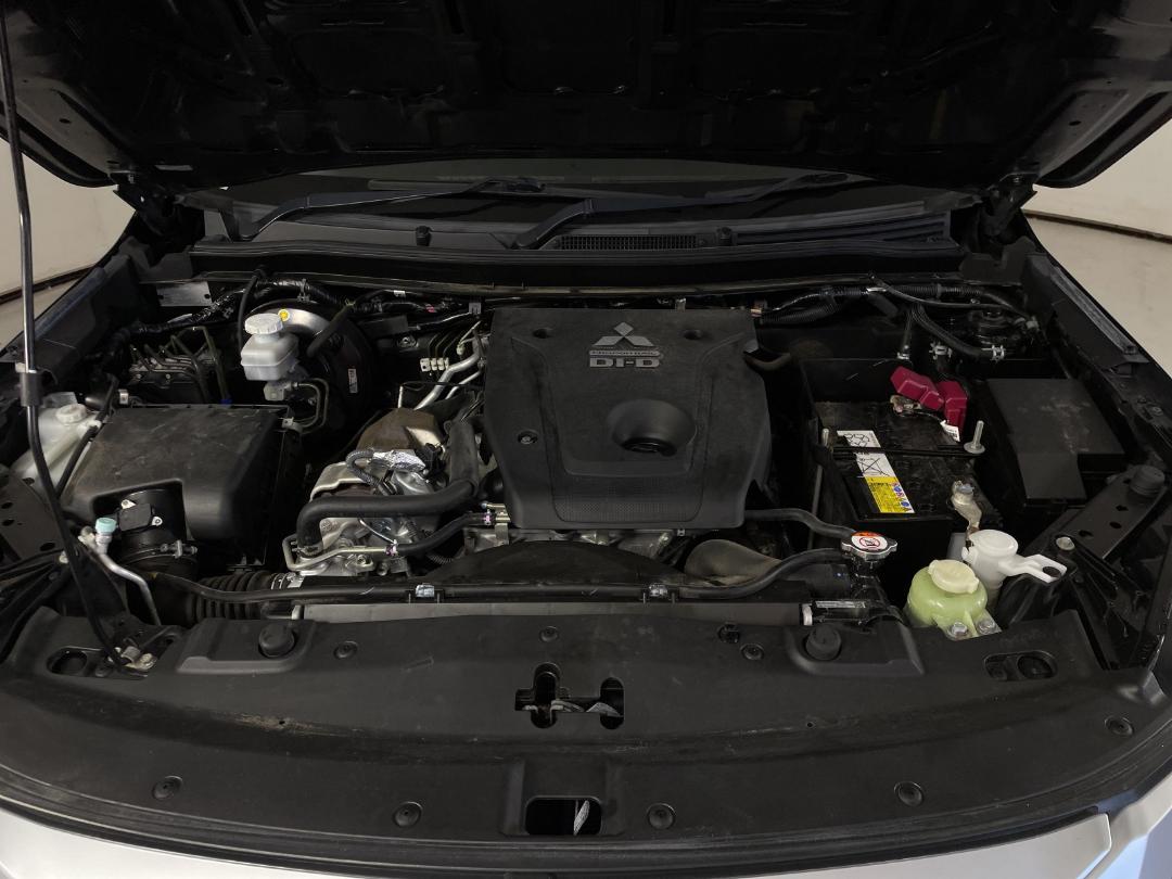 Photo '13' of Mitsubishi Triton