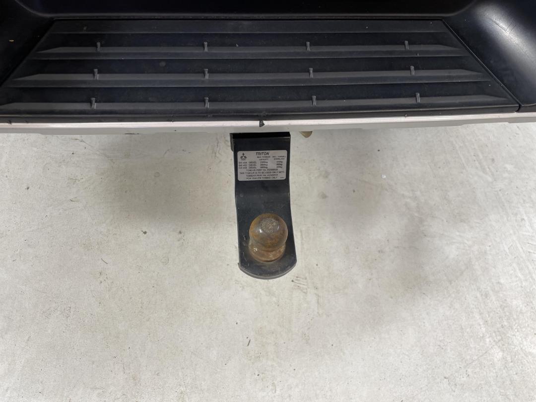 Photo '24' of Mitsubishi Triton