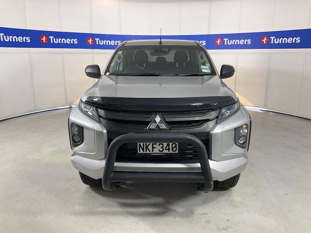 Photo '2' of Mitsubishi Triton