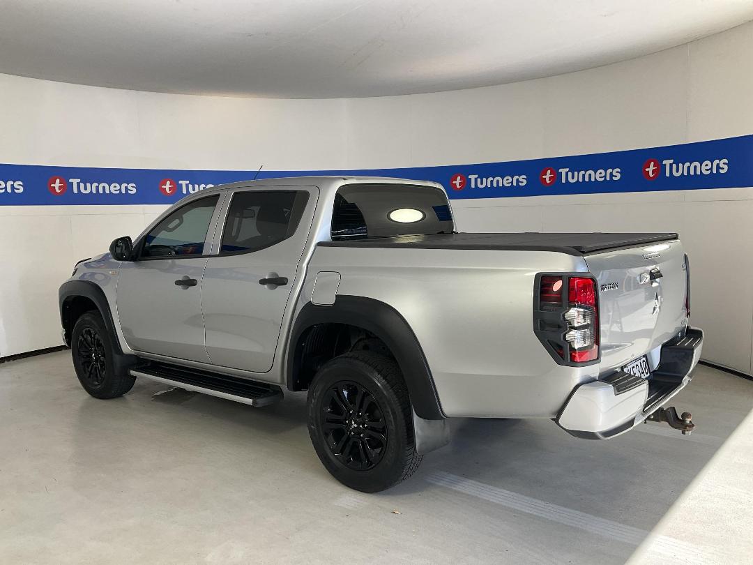 Photo '5' of Mitsubishi Triton