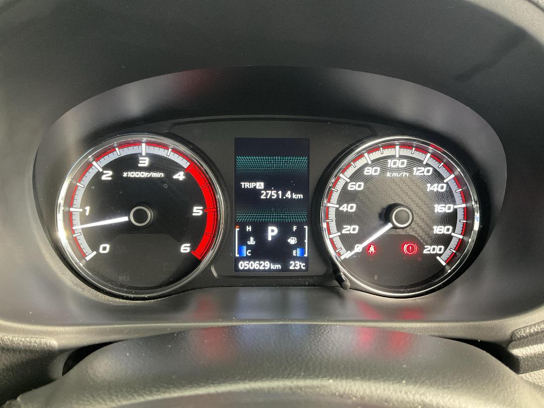 Photo '21' of Mitsubishi Triton