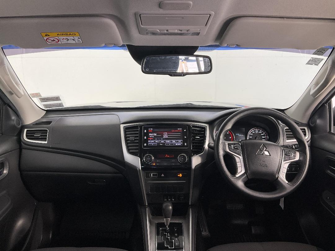 Photo '17' of Mitsubishi Triton