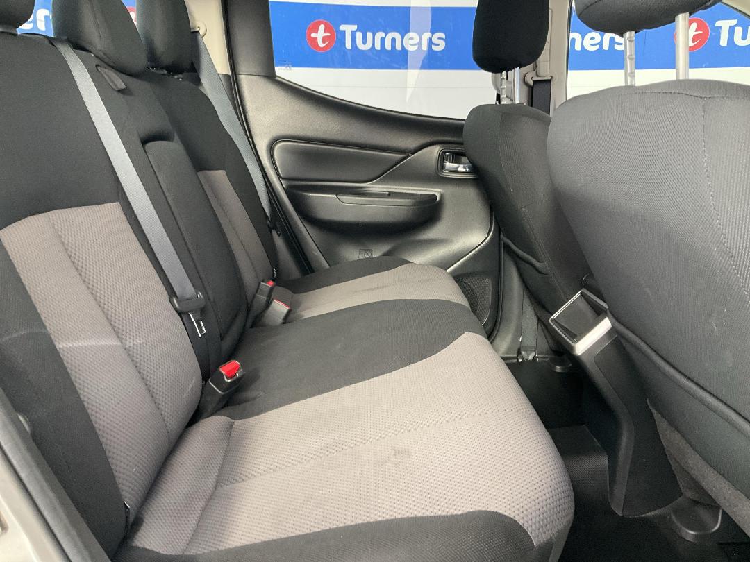 Photo '20' of Mitsubishi Triton