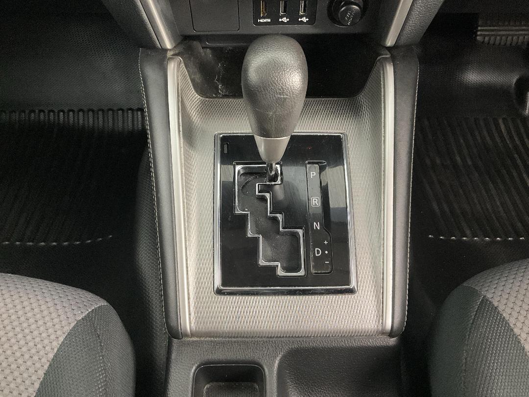 Photo '18' of Mitsubishi Triton