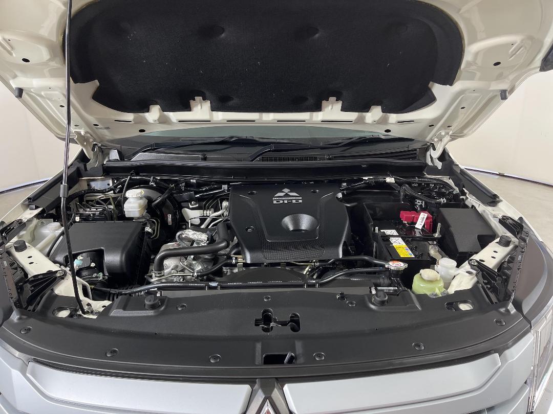 Photo '13' of Mitsubishi Triton