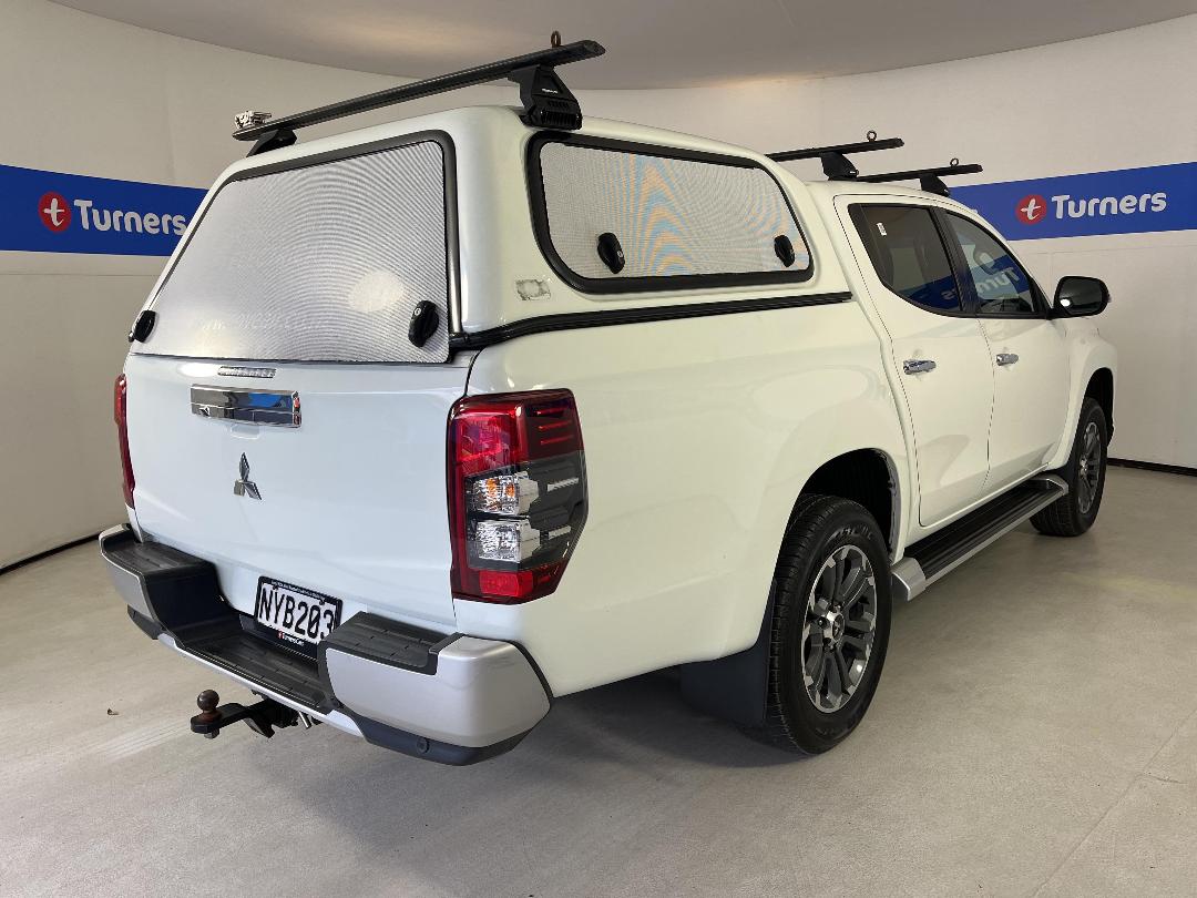 Photo '7' of Mitsubishi Triton