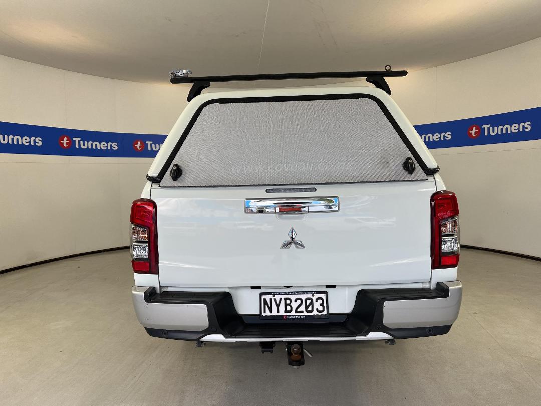 Photo '6' of Mitsubishi Triton