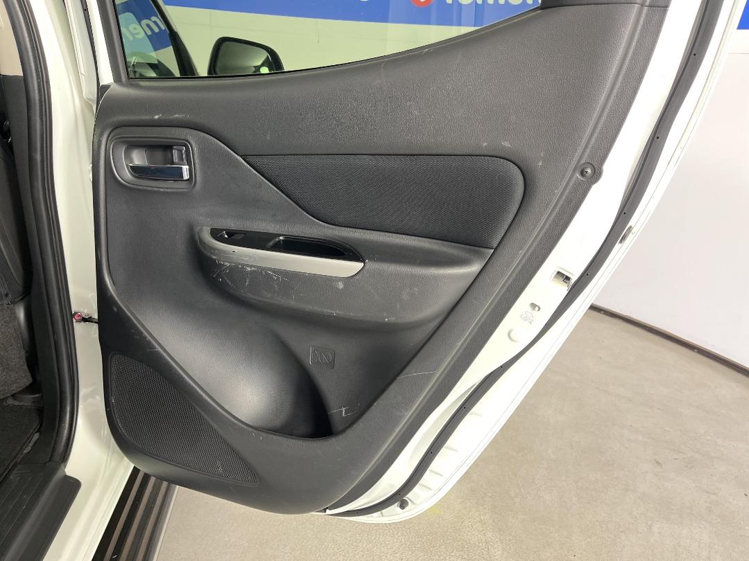 Photo '19' of Mitsubishi Triton