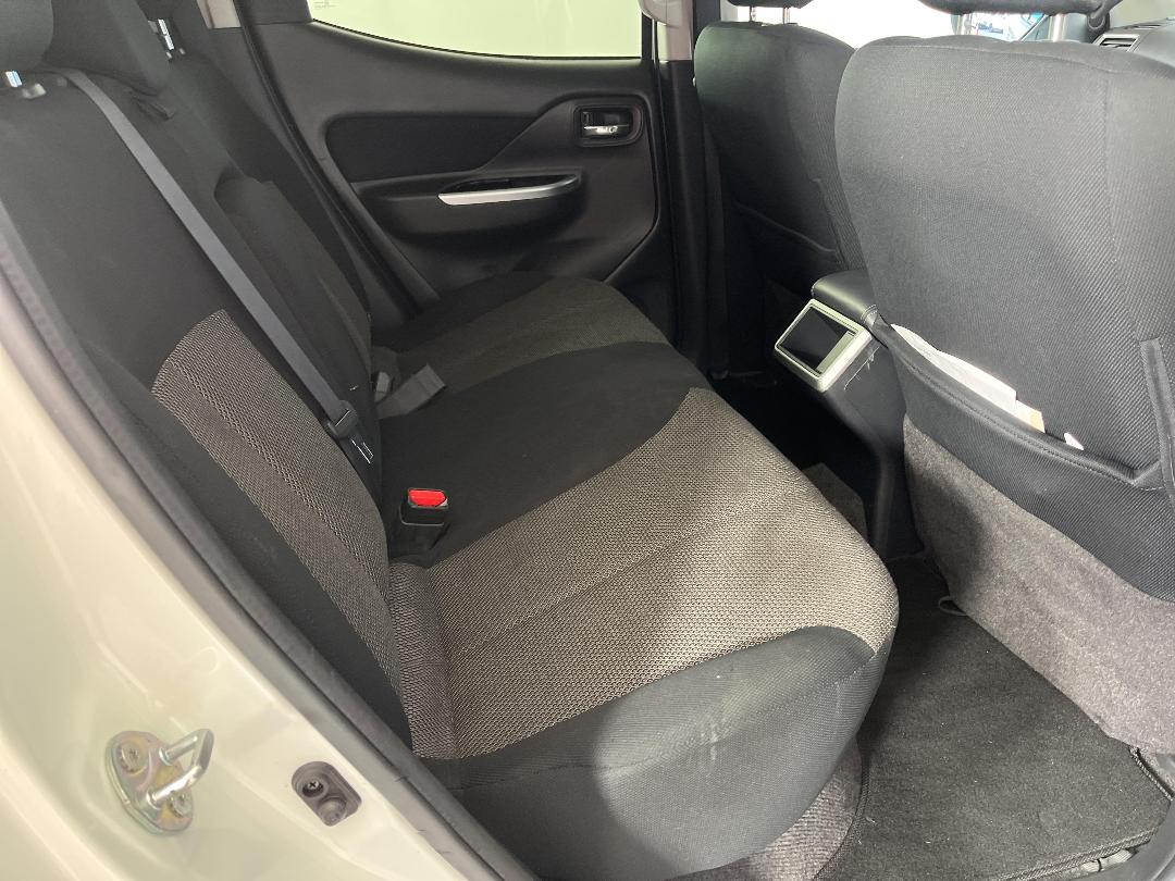 Photo '20' of Mitsubishi Triton