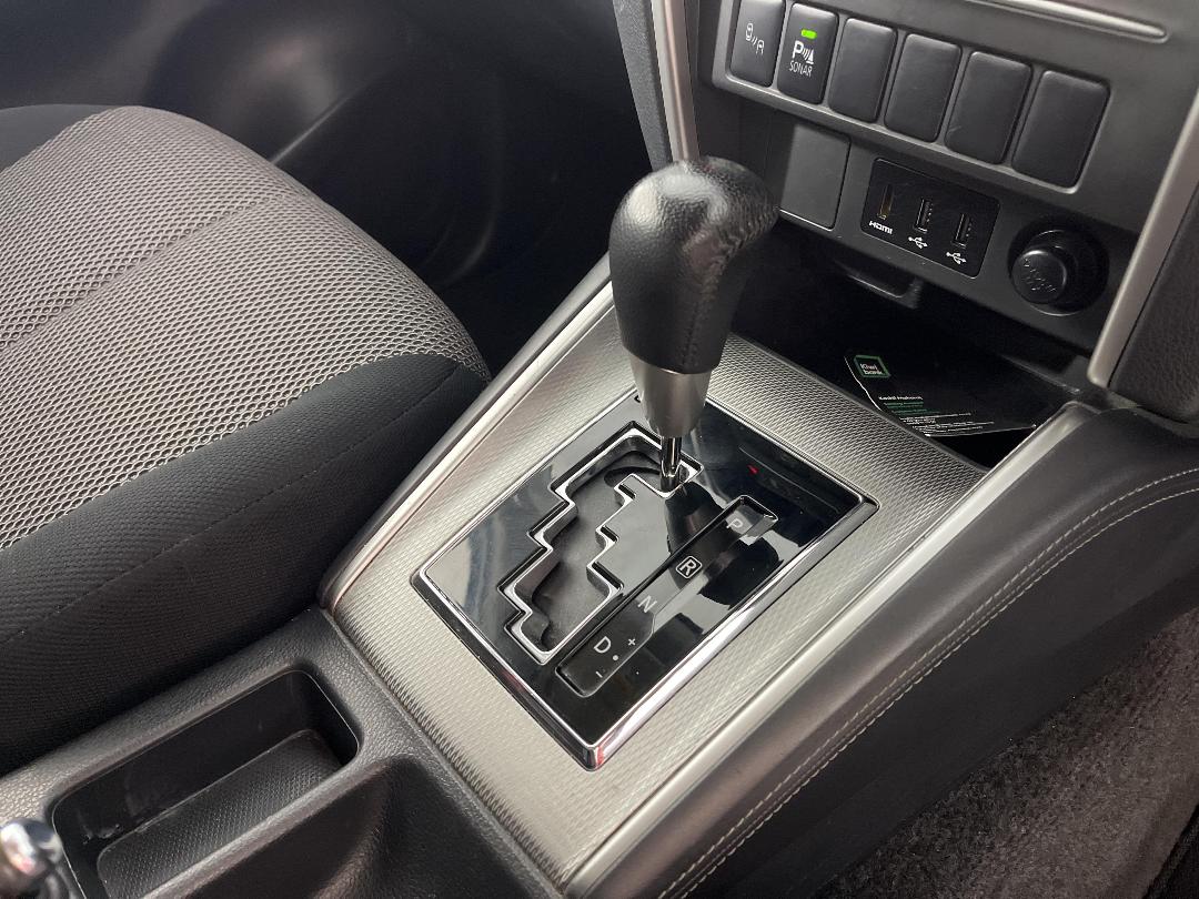 Photo '18' of Mitsubishi Triton