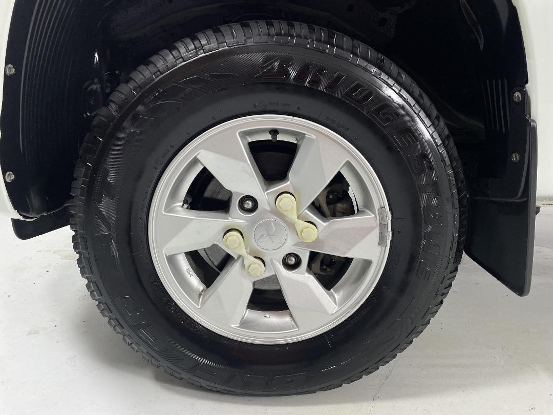 Photo '10' of Mitsubishi Triton Photo '10' of Mitsubishi Triton