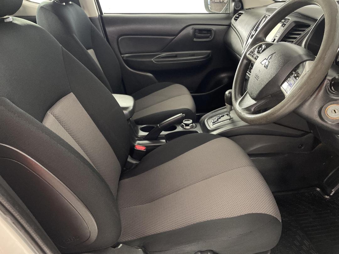 Photo '16' of Mitsubishi Triton Photo '16' of Mitsubishi Triton