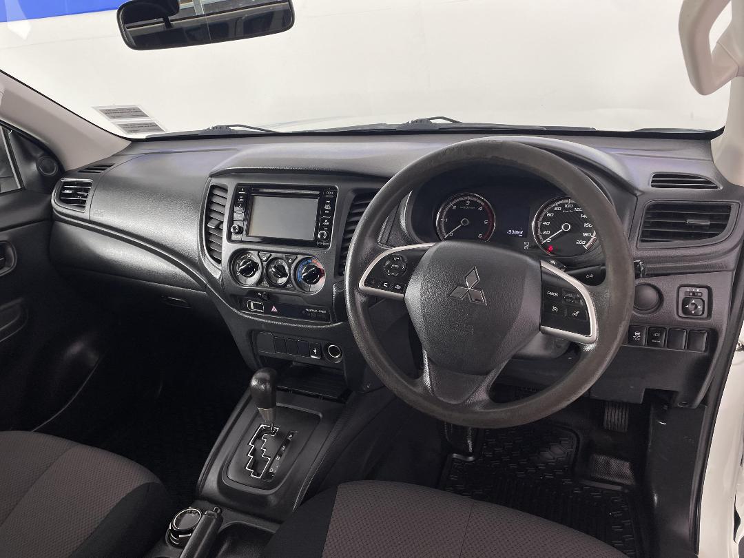 Photo '17' of Mitsubishi Triton Photo '17' of Mitsubishi Triton