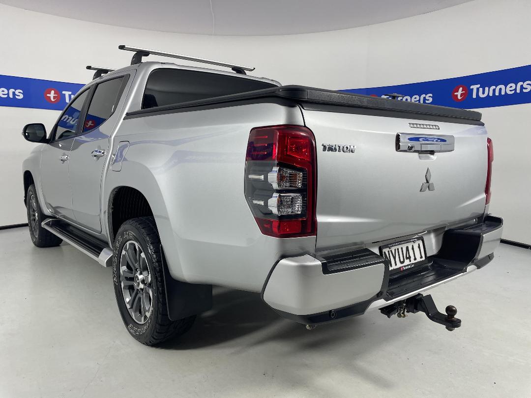 Photo '5' of Mitsubishi Triton