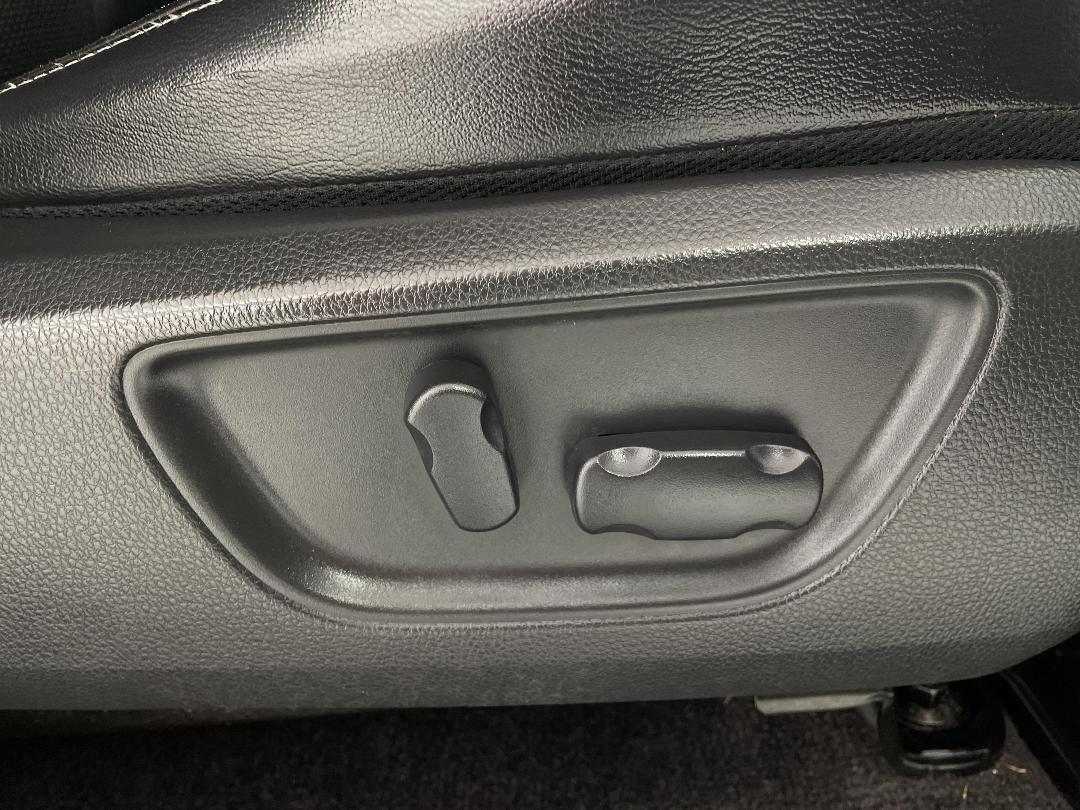 Photo '24' of Mitsubishi Triton