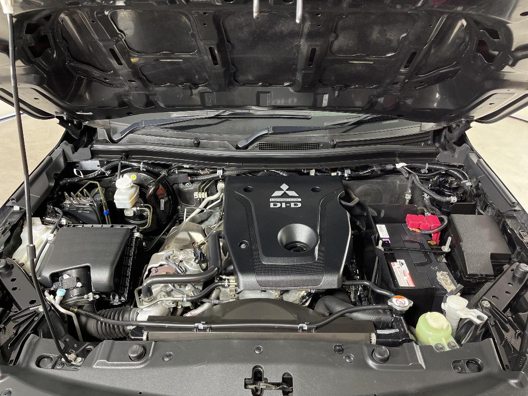 Photo '13' of Mitsubishi Triton