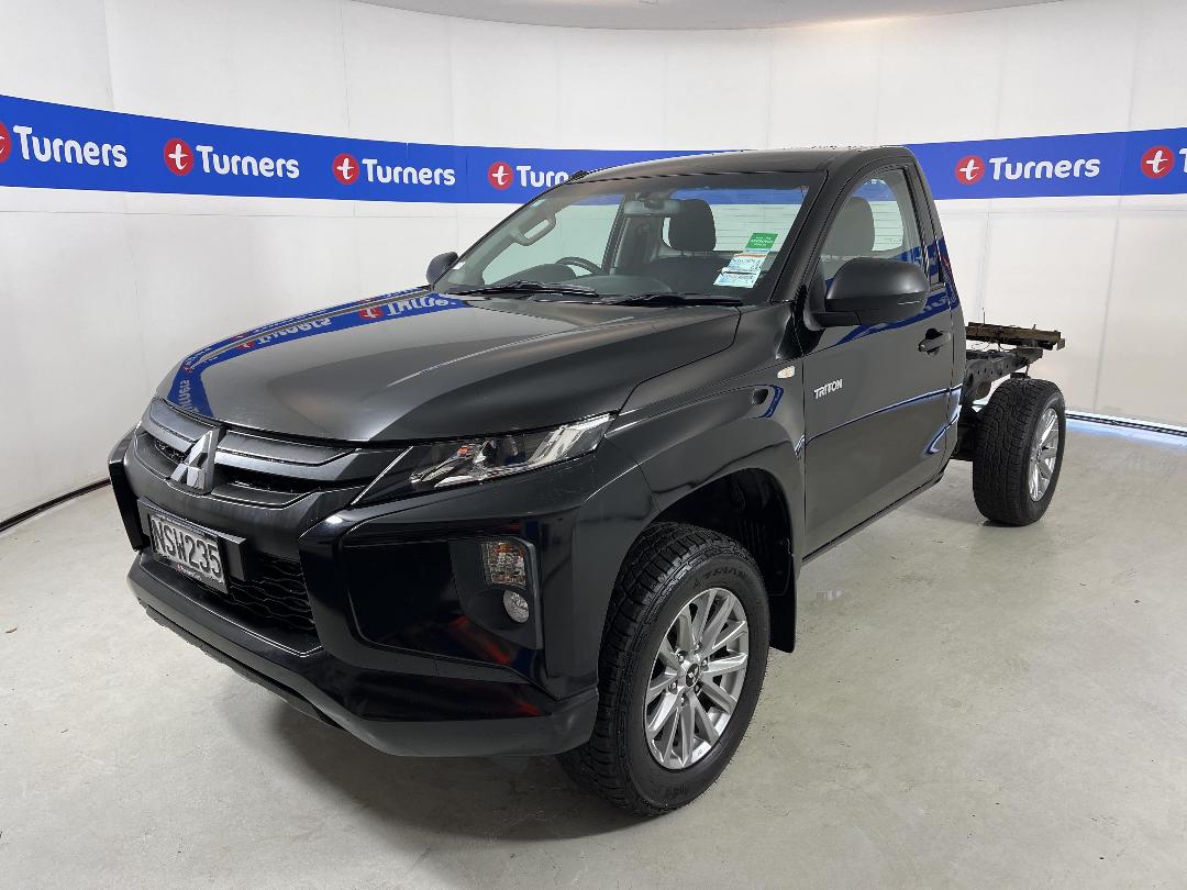 Photo '4' of Mitsubishi Triton