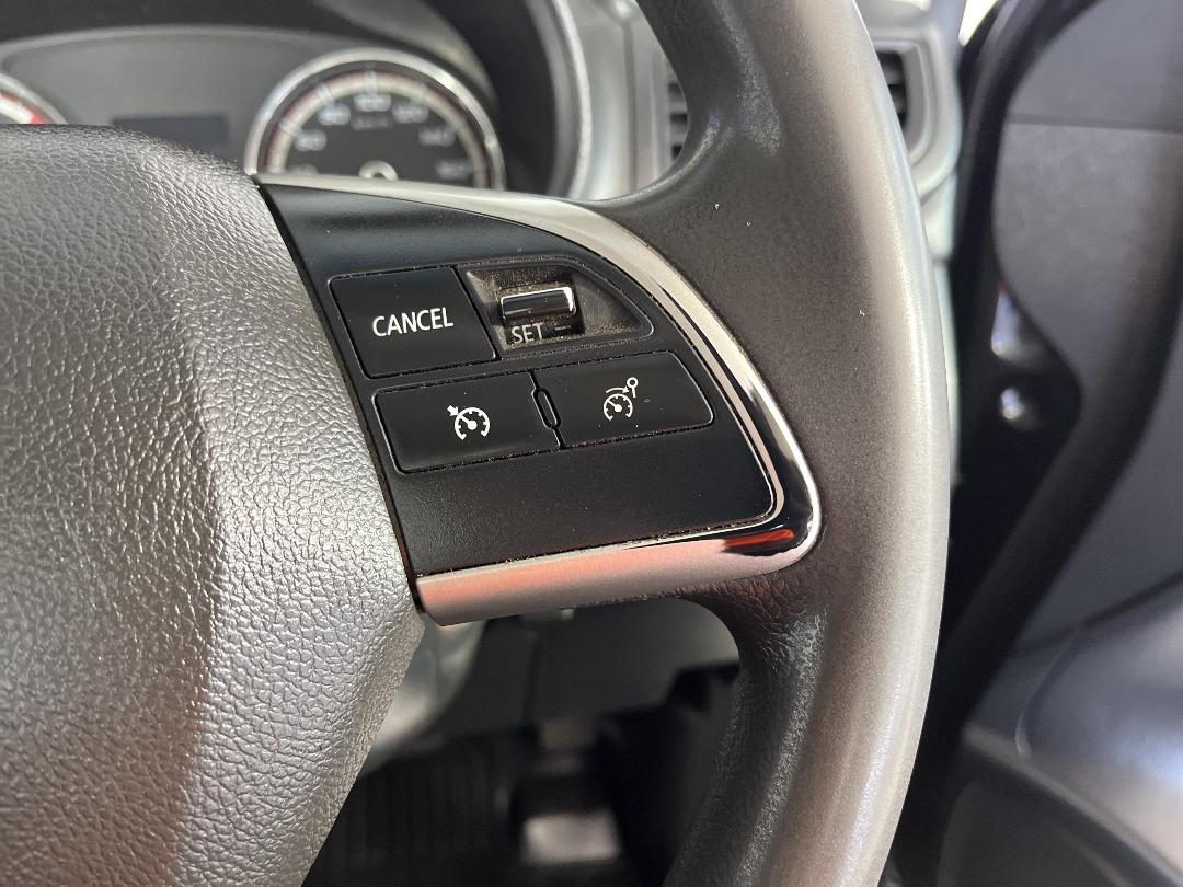 Photo '21' of Mitsubishi Triton