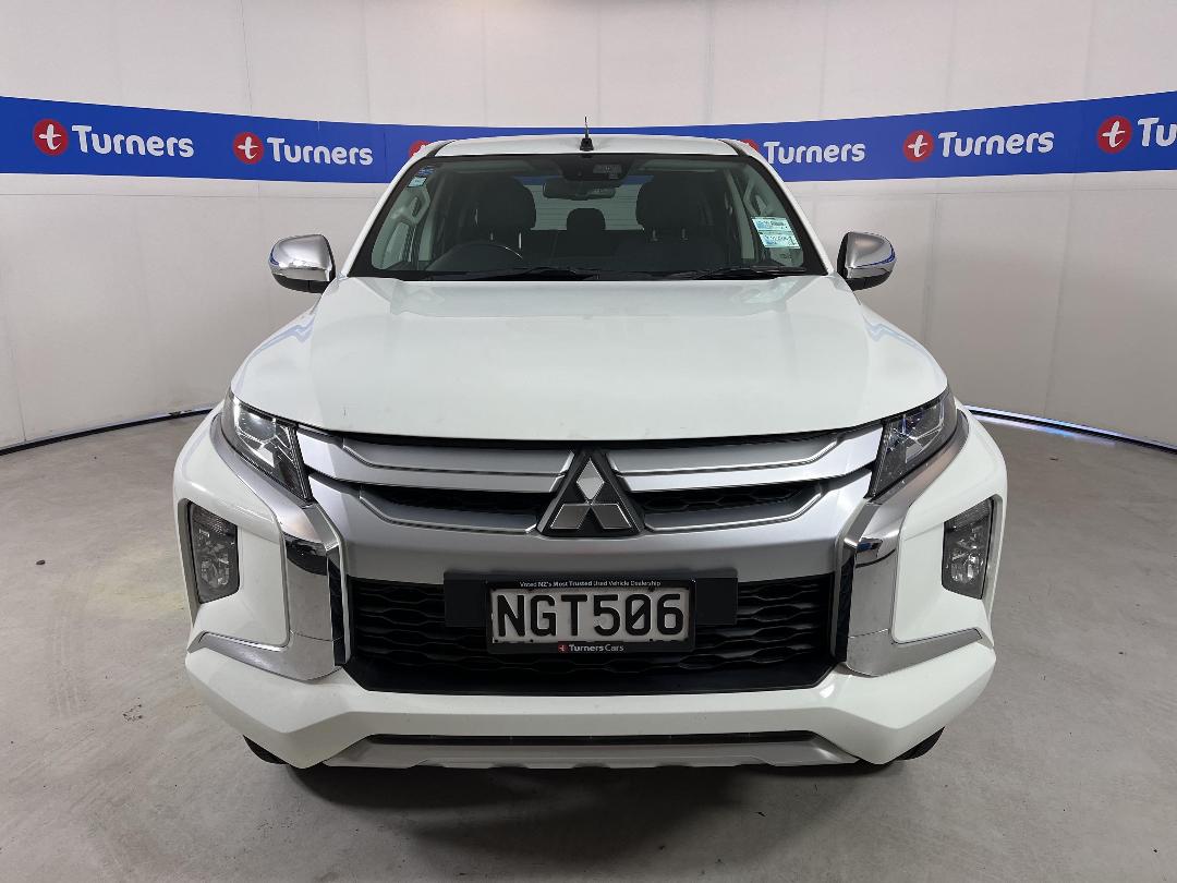 Photo '2' of Mitsubishi Triton