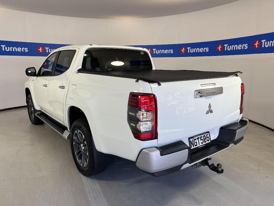 Photo '5' of Mitsubishi Triton