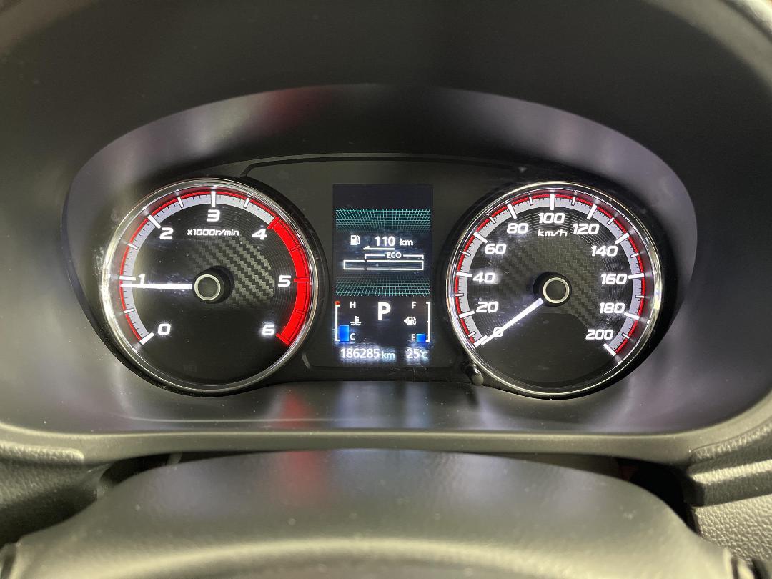 Photo '21' of Mitsubishi Triton