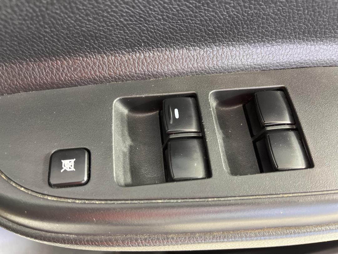 Photo '23' of Mitsubishi Triton