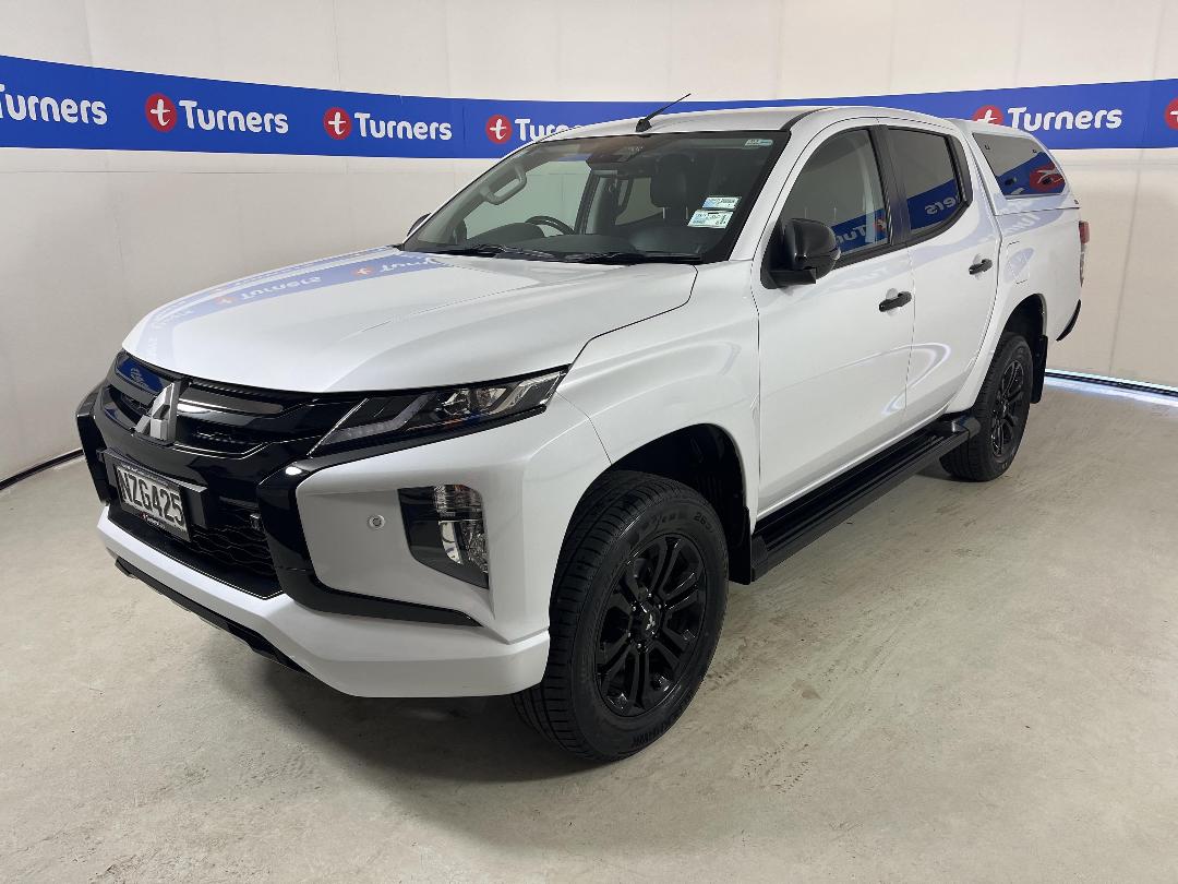 Photo '4' of Mitsubishi Triton