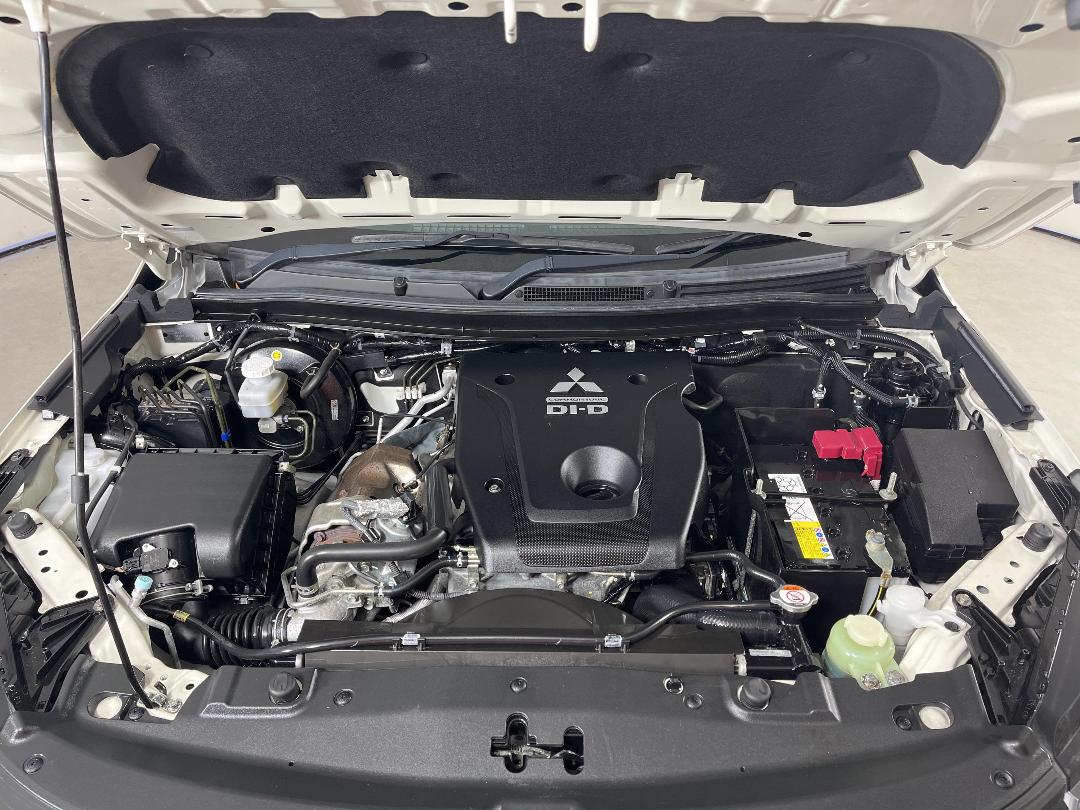 Photo '13' of Mitsubishi Triton