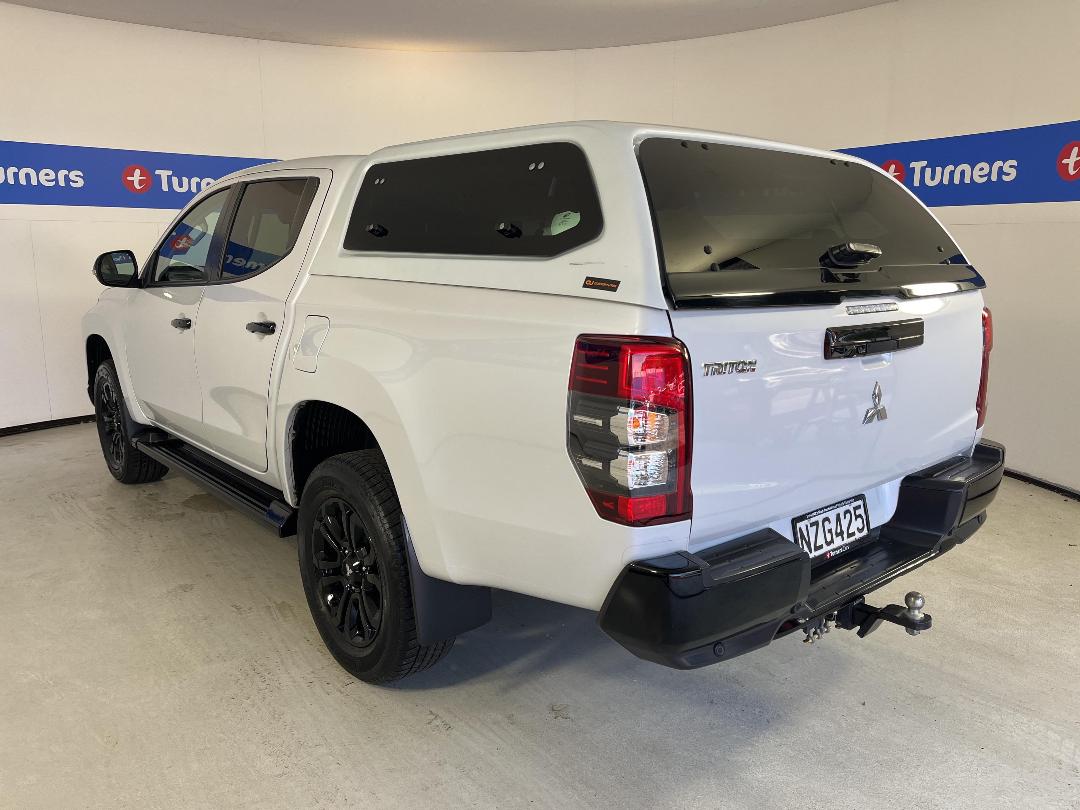 Photo '5' of Mitsubishi Triton