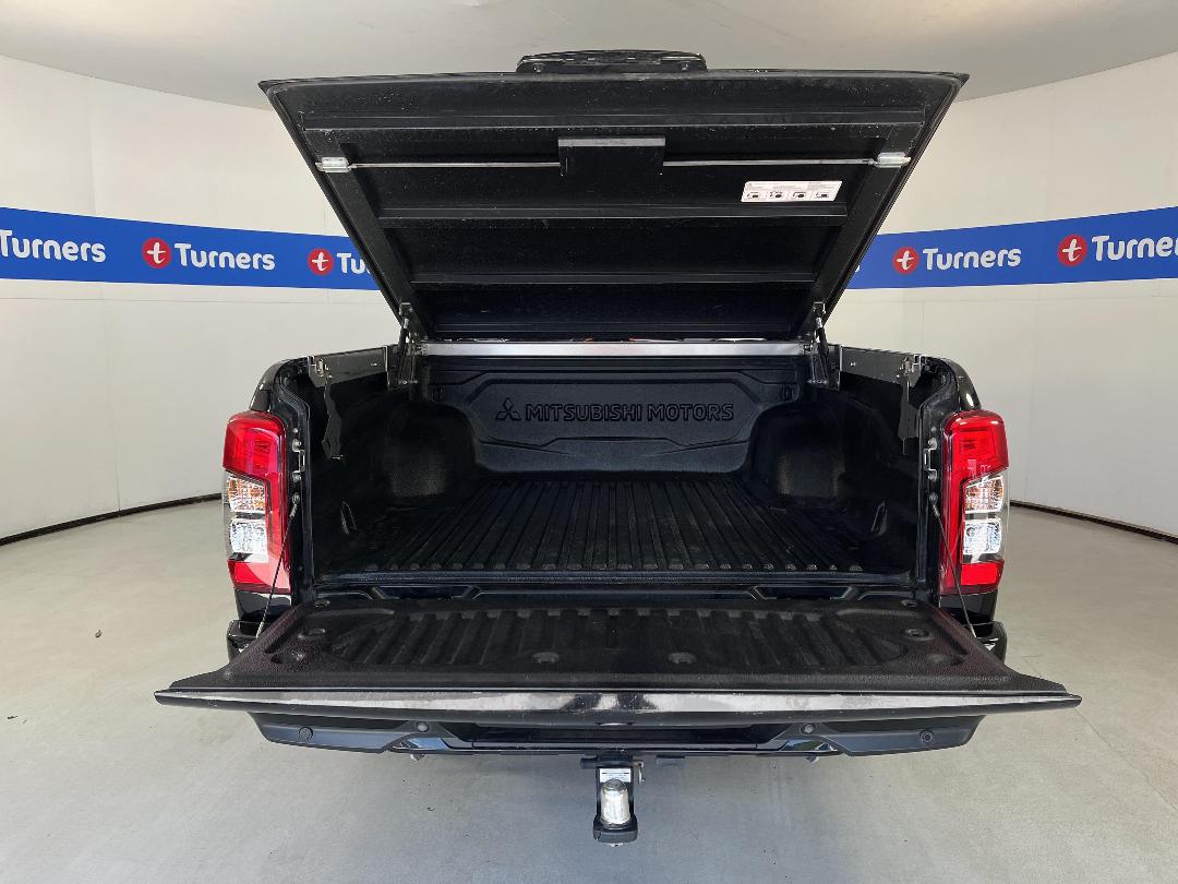 Photo '14' of Mitsubishi Triton