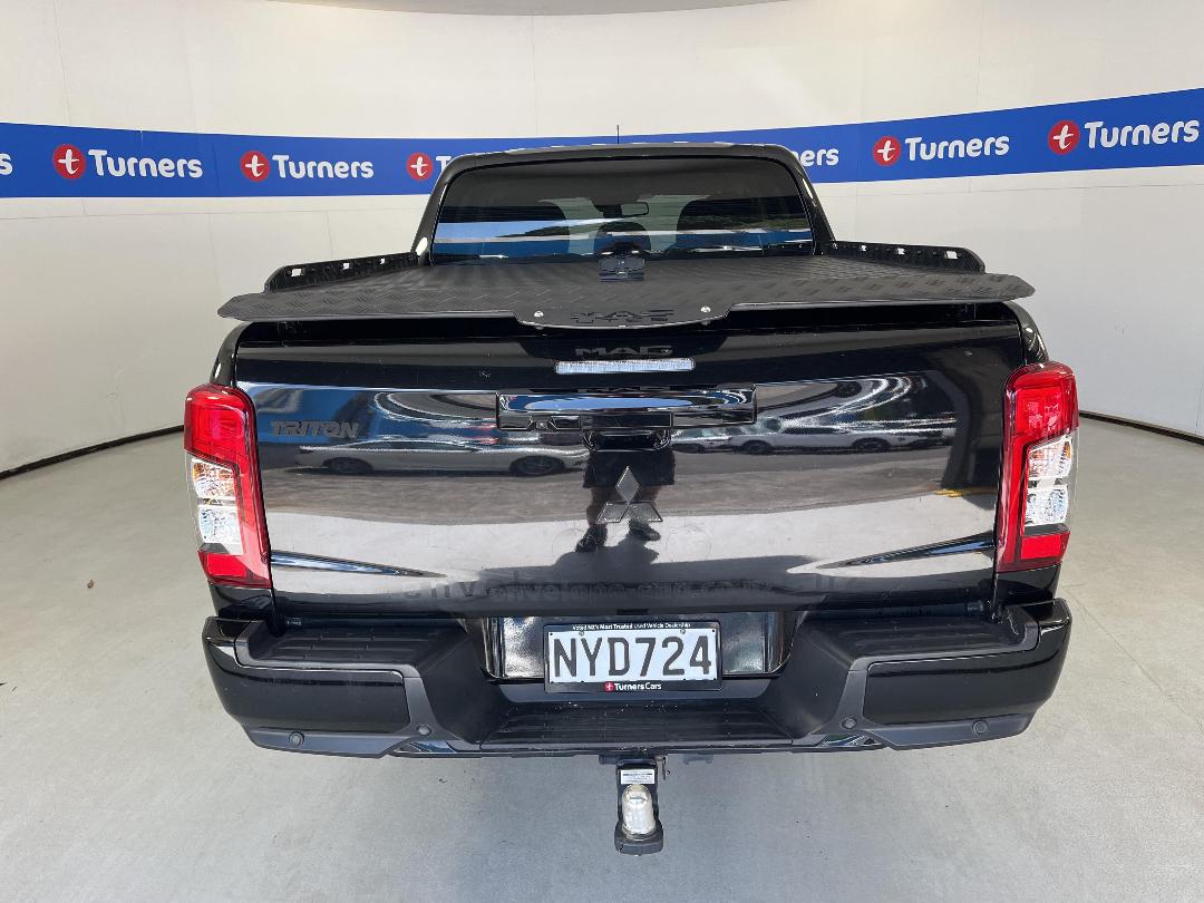 Photo '6' of Mitsubishi Triton