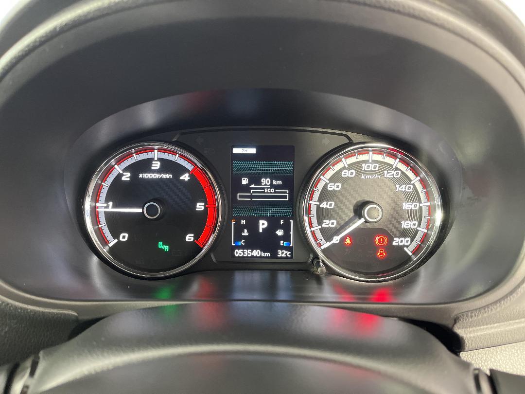 Photo '21' of Mitsubishi Triton