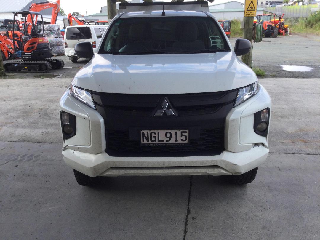 Photo '2' of Mitsubishi Triton CC C GLX 4WD 6AT
