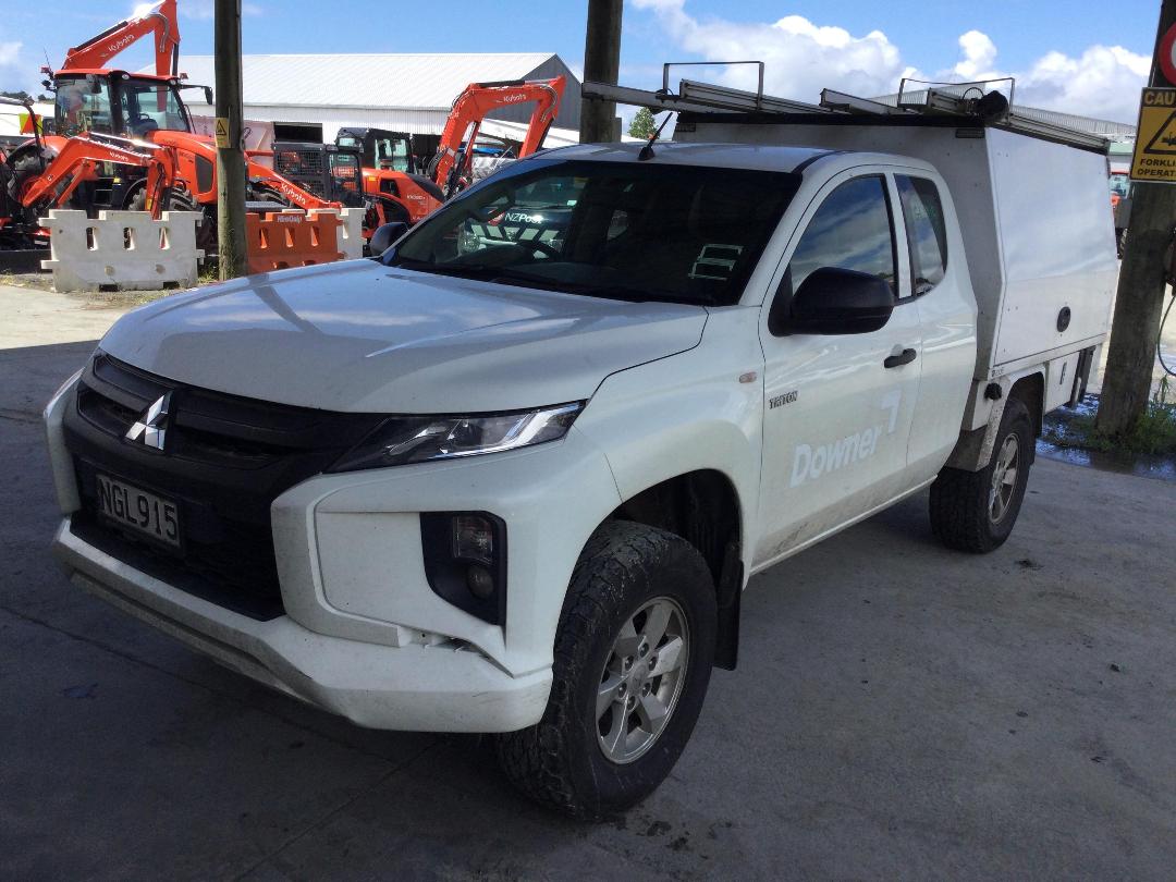 Photo '3' of Mitsubishi Triton CC C GLX 4WD 6AT