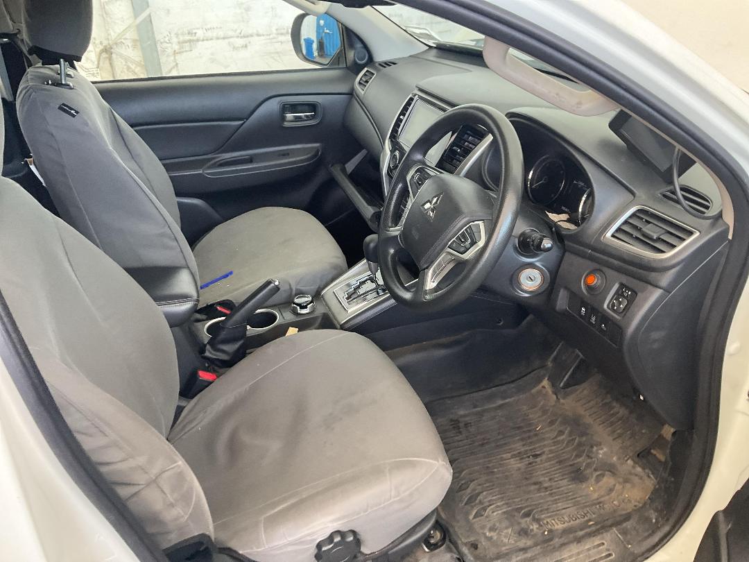 Photo '11' of Mitsubishi Triton CC GLX 4WD 6AT Photo '11' of Mitsubishi Triton CC GLX 4WD 6AT