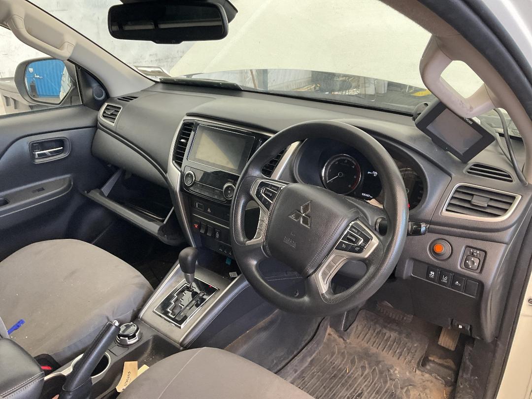 Photo '12' of Mitsubishi Triton CC GLX 4WD 6AT Photo '12' of Mitsubishi Triton CC GLX 4WD 6AT