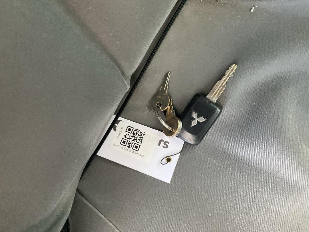 Photo '17' of Mitsubishi Triton CC GLX 4WD 6AT Photo '17' of Mitsubishi Triton CC GLX 4WD 6AT