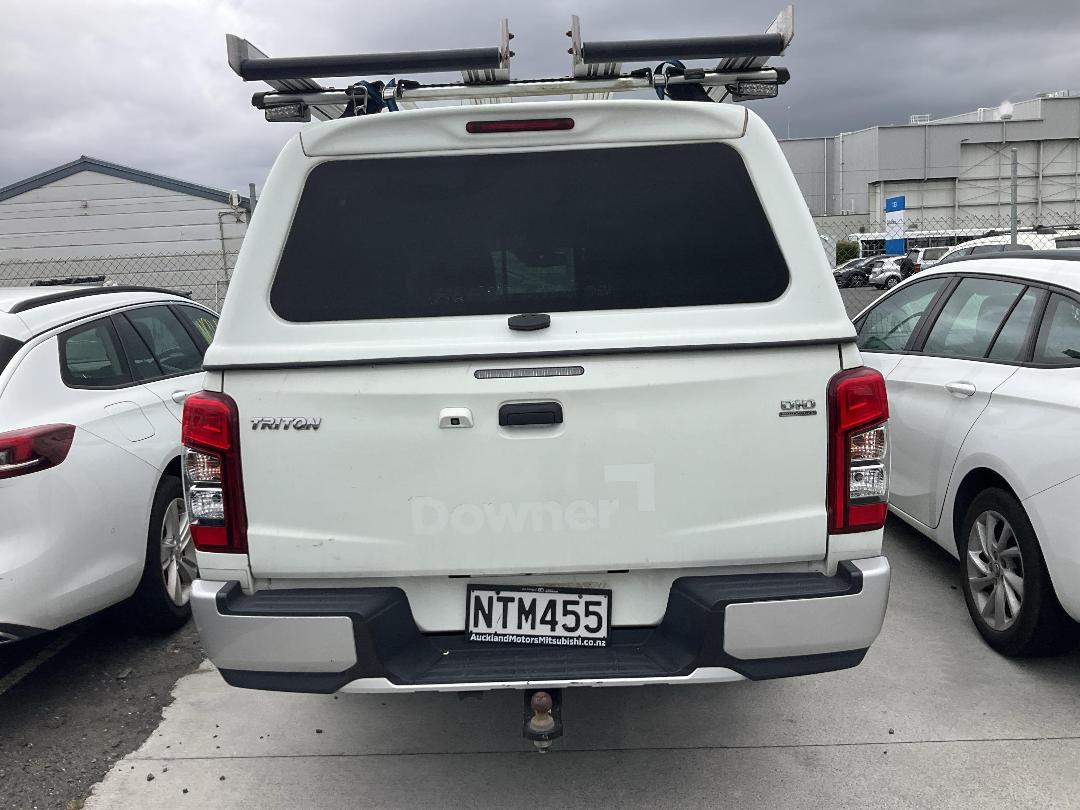 Photo '4' of Mitsubishi Triton CC GLX 4WD 6AT Photo '4' of Mitsubishi Triton CC GLX 4WD 6AT