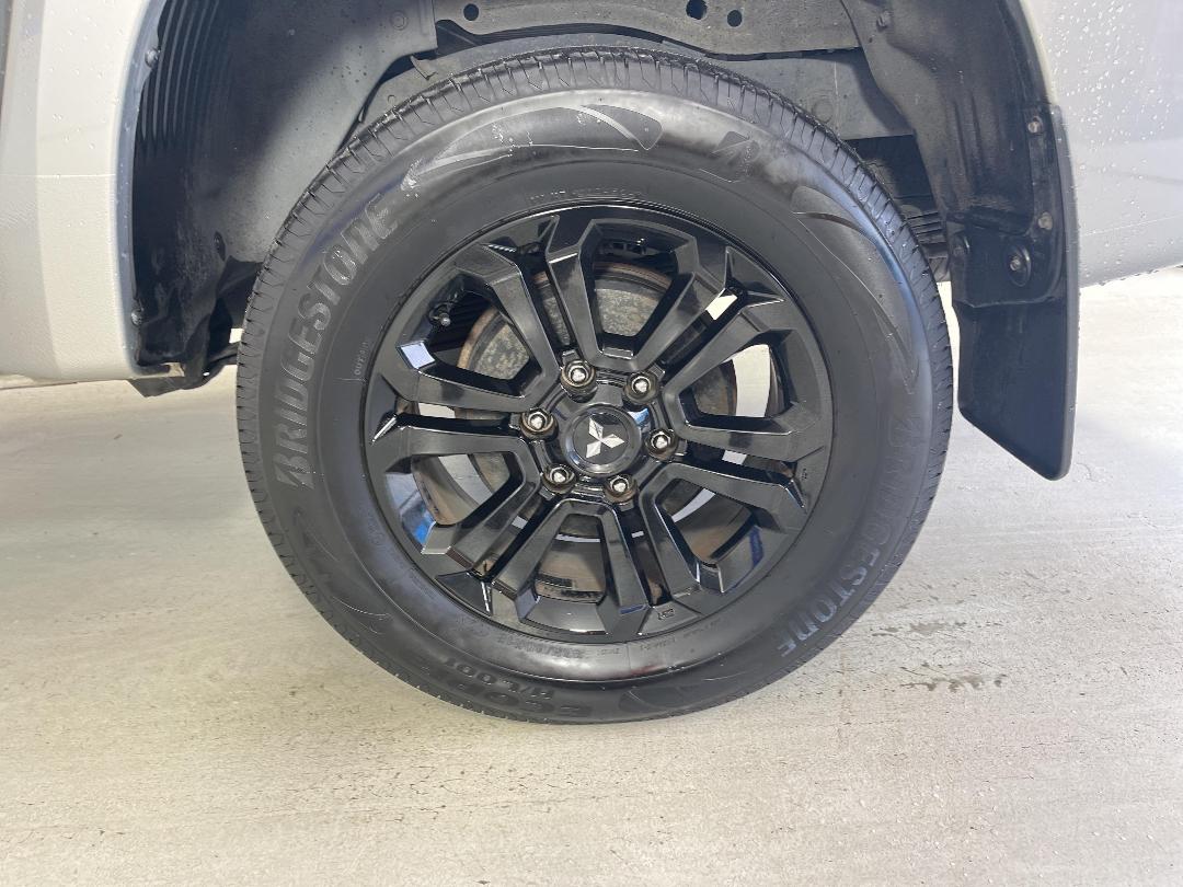 Photo '11' of Mitsubishi Triton Photo '11' of Mitsubishi Triton