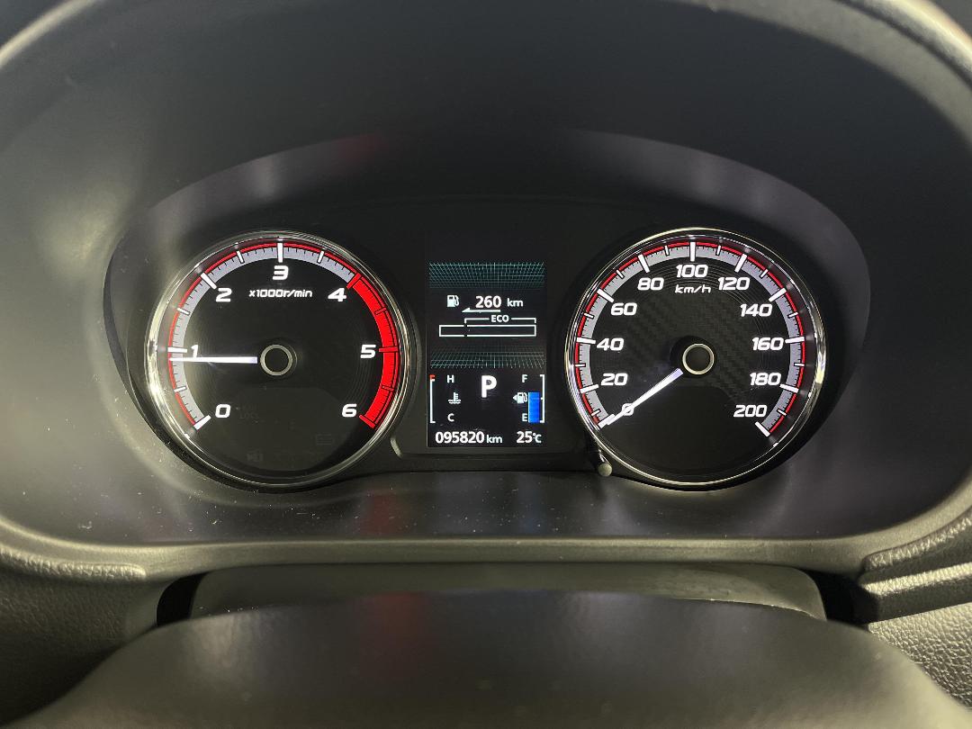 Photo '21' of Mitsubishi Triton Photo '21' of Mitsubishi Triton