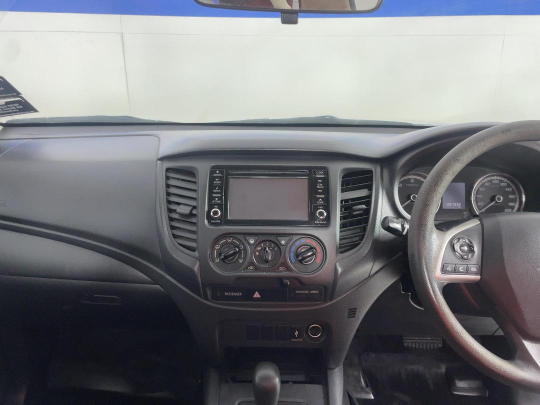 Photo '17' of Mitsubishi Triton Photo '17' of Mitsubishi Triton