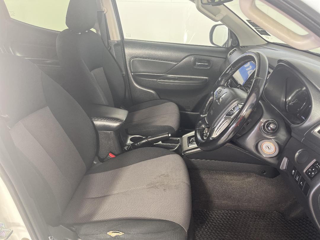 Photo '16' of Mitsubishi Triton Photo '16' of Mitsubishi Triton