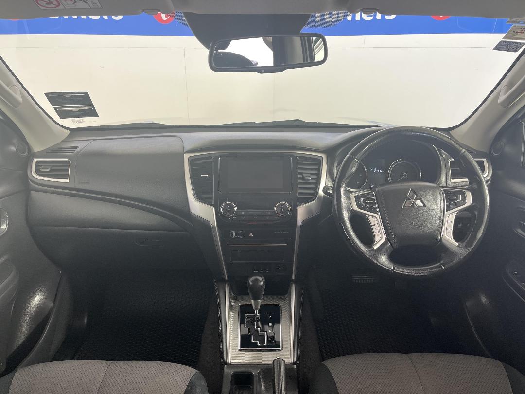 Photo '17' of Mitsubishi Triton Photo '17' of Mitsubishi Triton