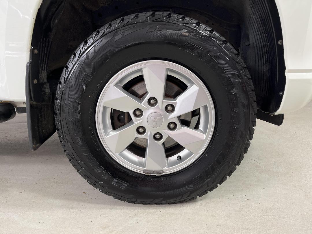 Photo '9' of Mitsubishi Triton Photo '9' of Mitsubishi Triton