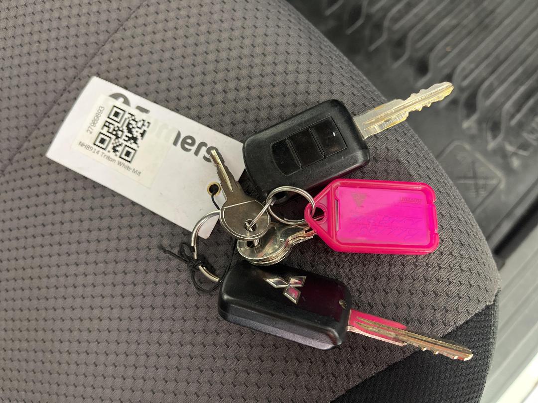 Photo '22' of Mitsubishi Triton Photo '22' of Mitsubishi Triton