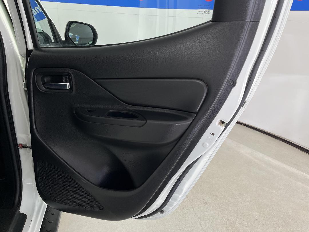 Photo '19' of Mitsubishi Triton Photo '19' of Mitsubishi Triton