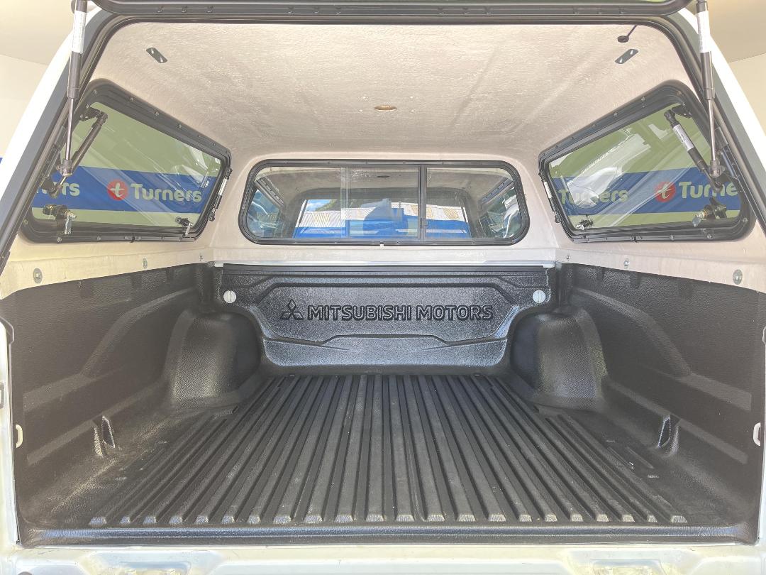 Photo '14' of Mitsubishi Triton Photo '14' of Mitsubishi Triton