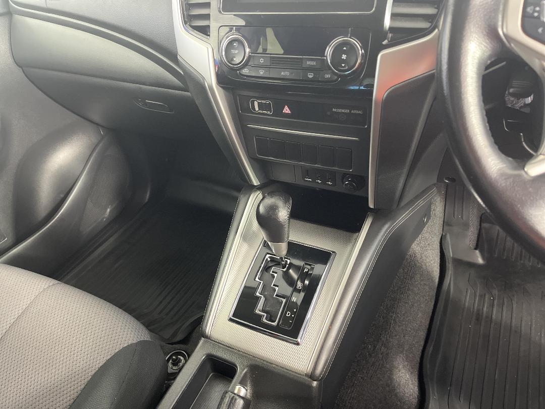 Photo '18' of Mitsubishi Triton Photo '18' of Mitsubishi Triton